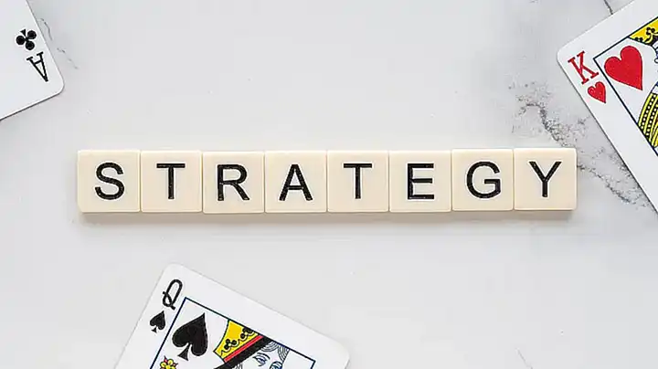 2. ¿Cómo se pueden mejorar los procesos y procedimientos de una organización?