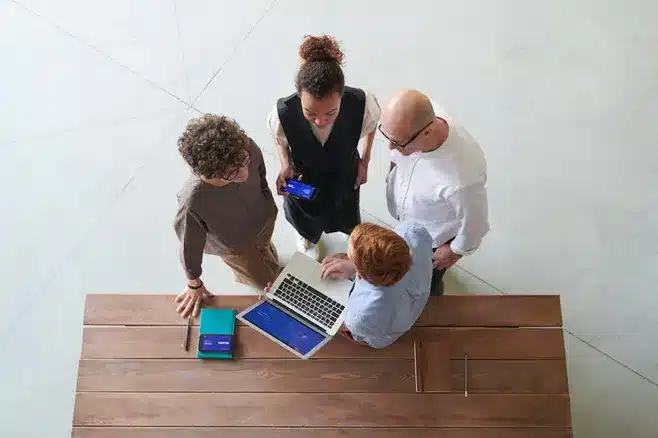 2. Organizar reuniones y encuentros: