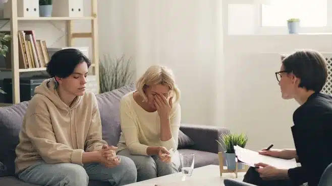 4. ¿Es necesario buscar ayuda profesional si las influencias de relaciones pasadas están afectando mi relación actual?