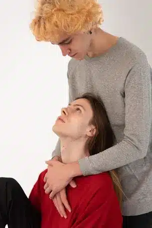 Brindar apoyo emocional y afectivo
