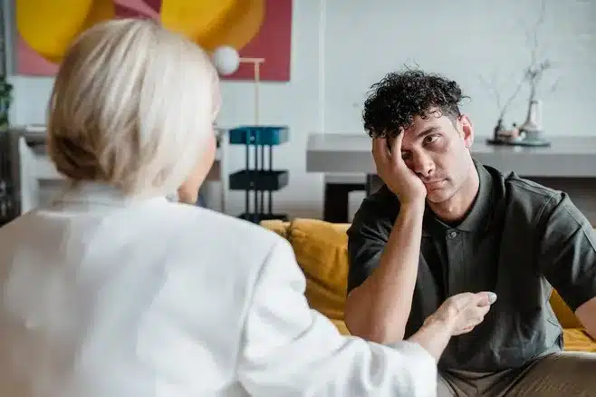 Busca apoyo emocional y profesional