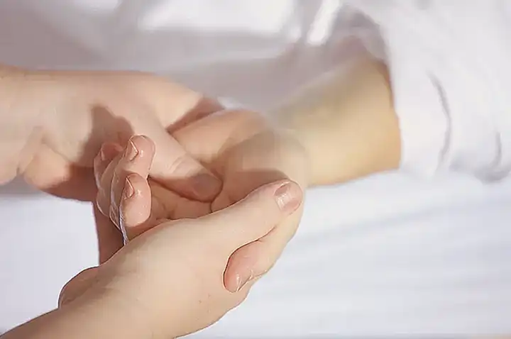como se llama la terapia de masajes en los pies