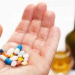Mezclar antidepresivos y alcohol: 5 consecuencias peligrosas a conocer