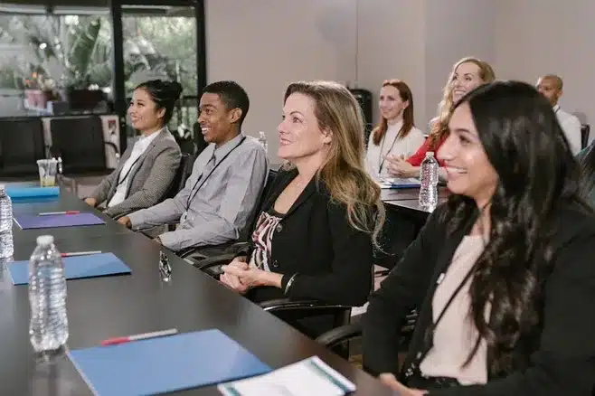 Participar en cursos y seminarios