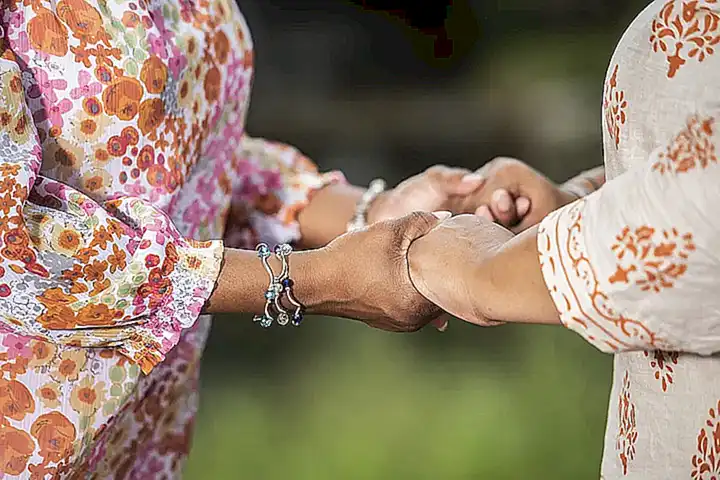 Por qué las mujeres terminan una relación y empiezan otra