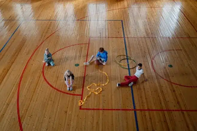 Practica actividades físicas y sociales